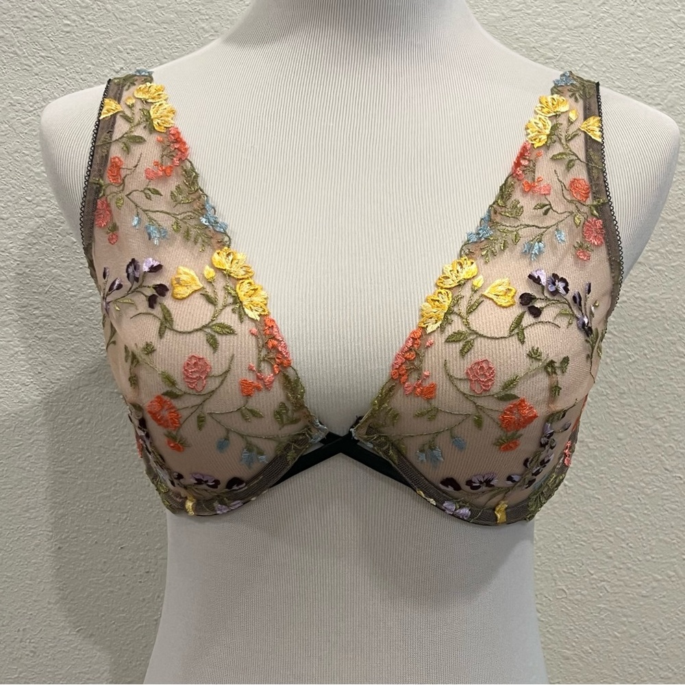 NEW Victoria’s Secret Dream Angels Sheer Floral Bra‎ 32DD Embroidered Lingerie